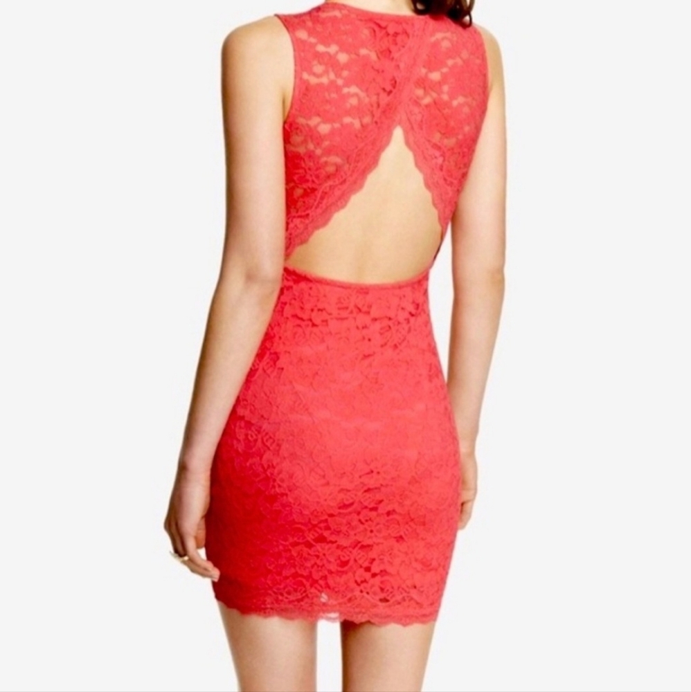 Elegant Lace Backless Coral Dress